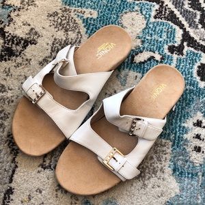 Vionic size 11 sandals NWOT
